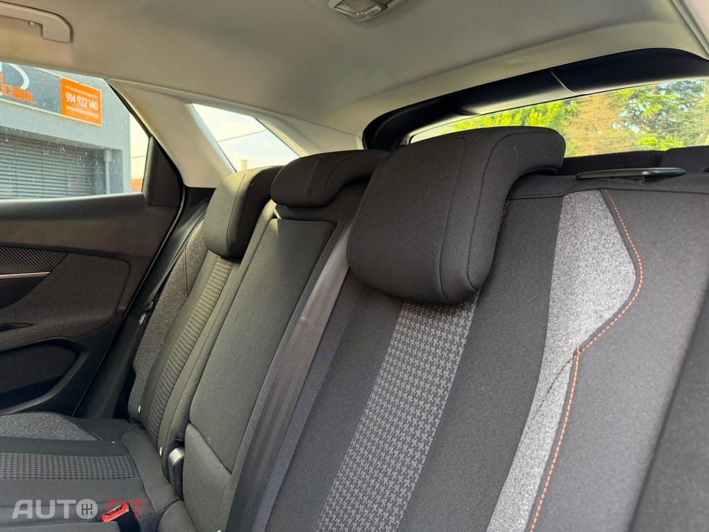 Peugeot 3008 1.5 BlueHDi Allure EAT8