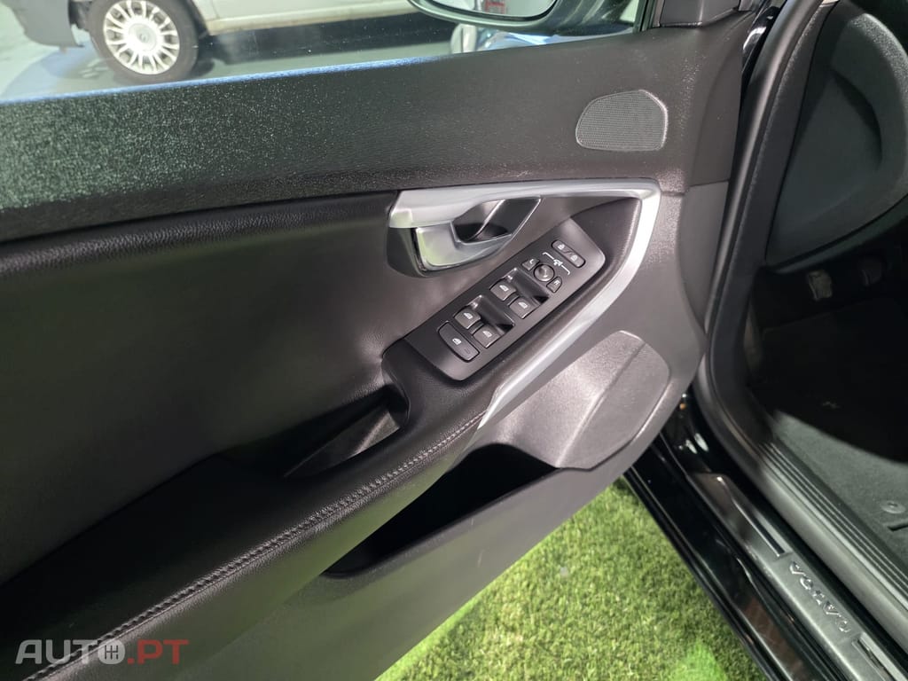 Volvo V40 2.0 D2 Momentum