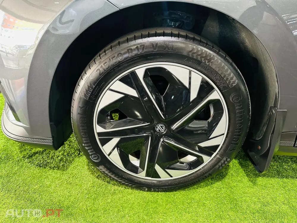 MG MG4 64 kWh Luxury