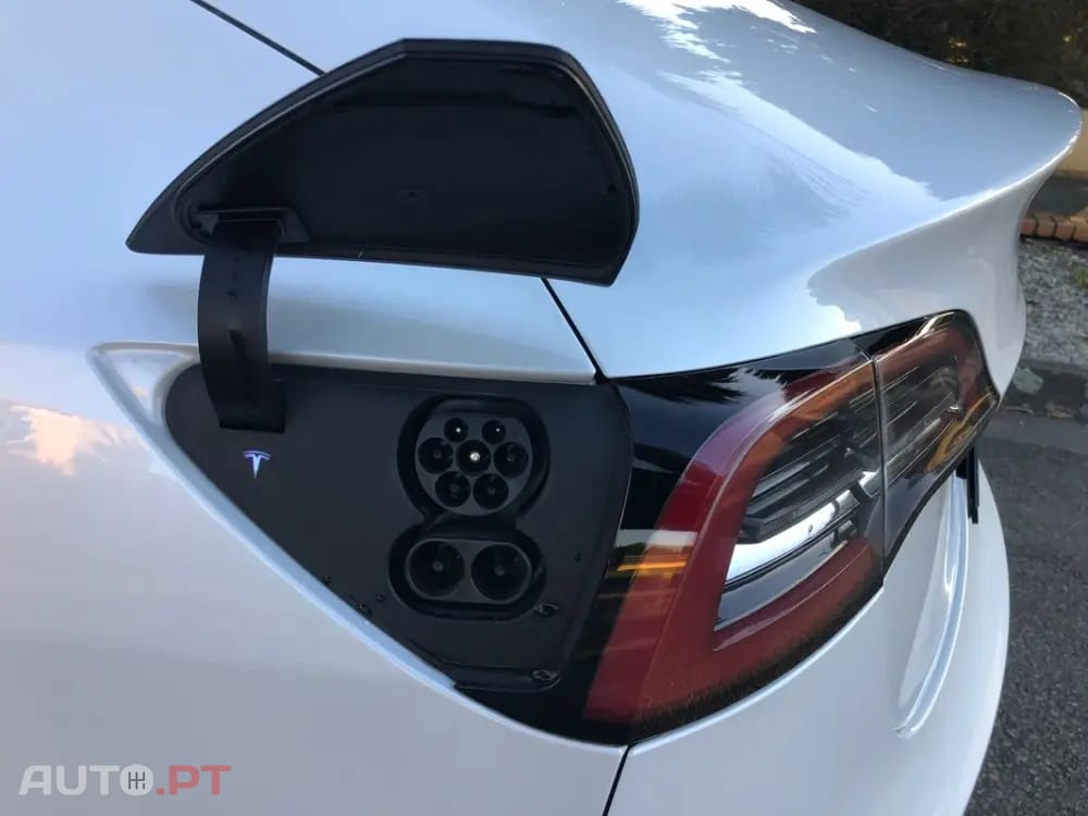 Tesla Model 3 Standard Range Plus RWD