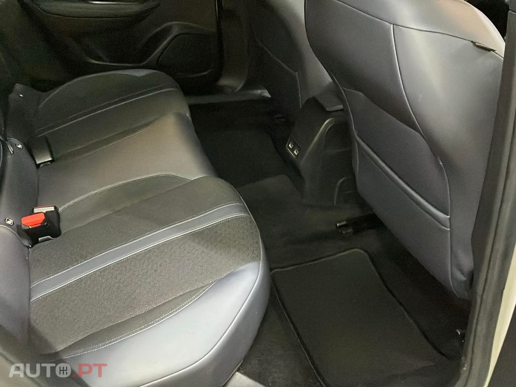 Peugeot 2008 1.2 PureTech Allure