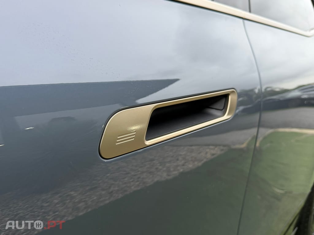 BMW iX xDrive 40 Pack Desportivo