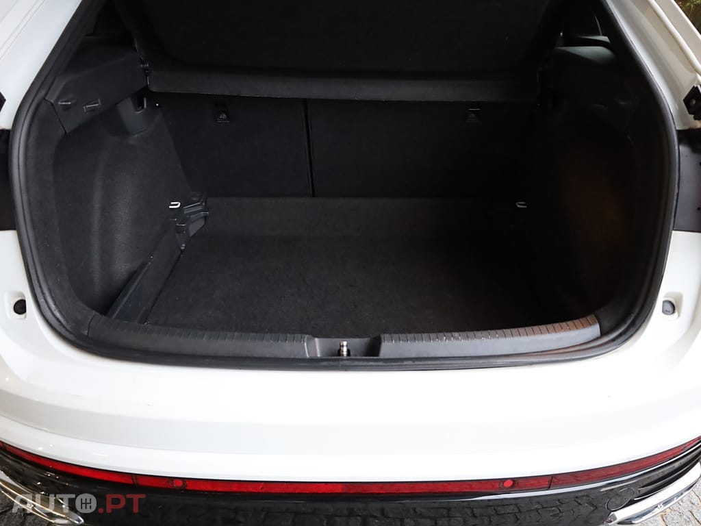 Volkswagen Taigo 1.0 TSI R-Line DSG