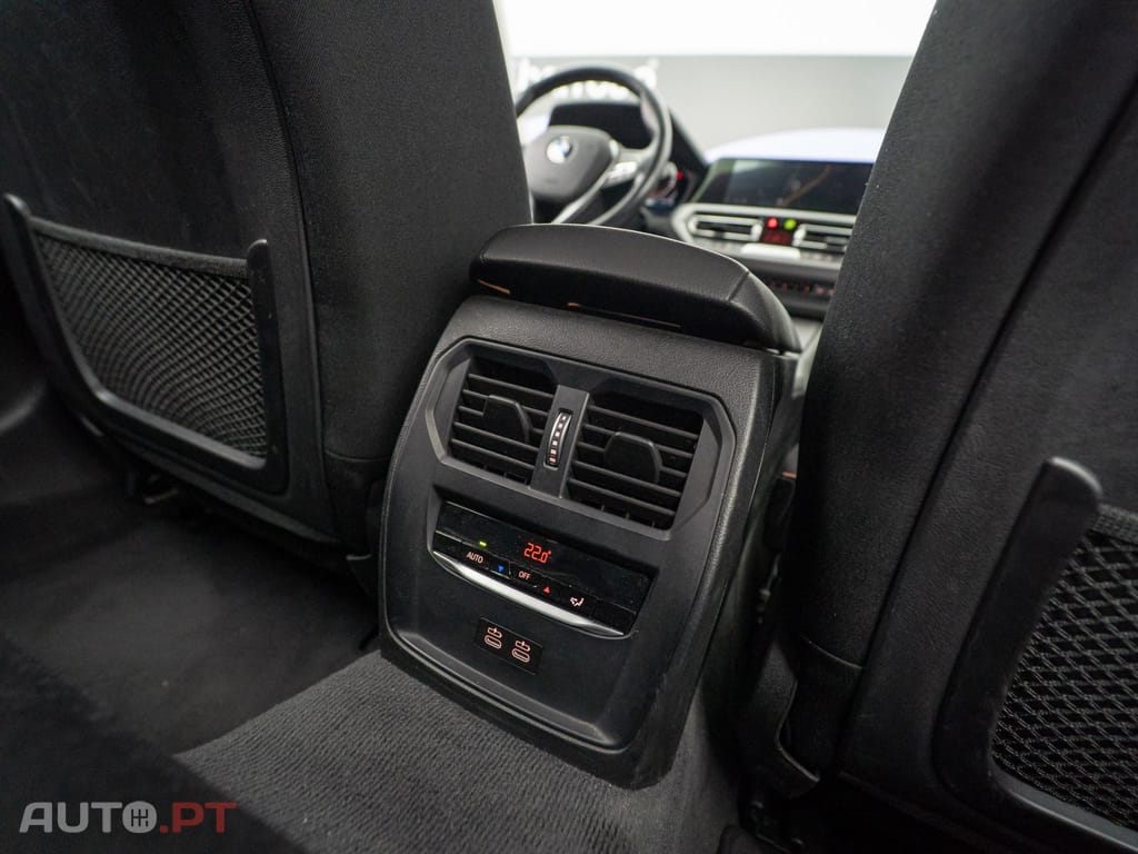 BMW 320 d Auto