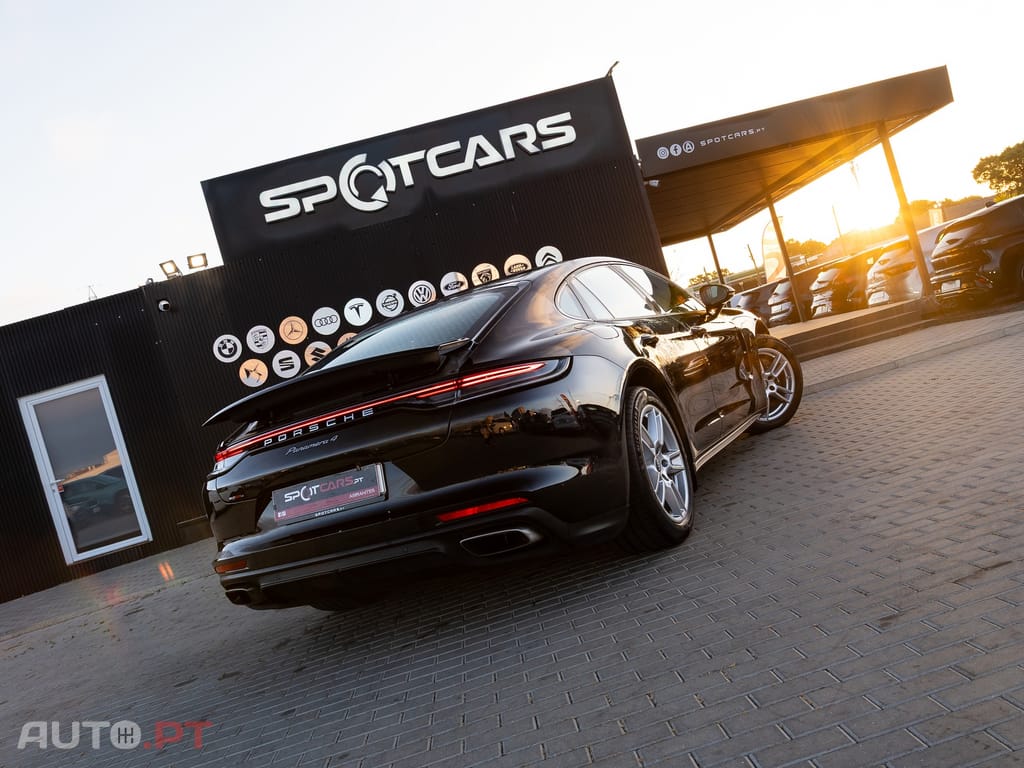 Porsche Panamera 4