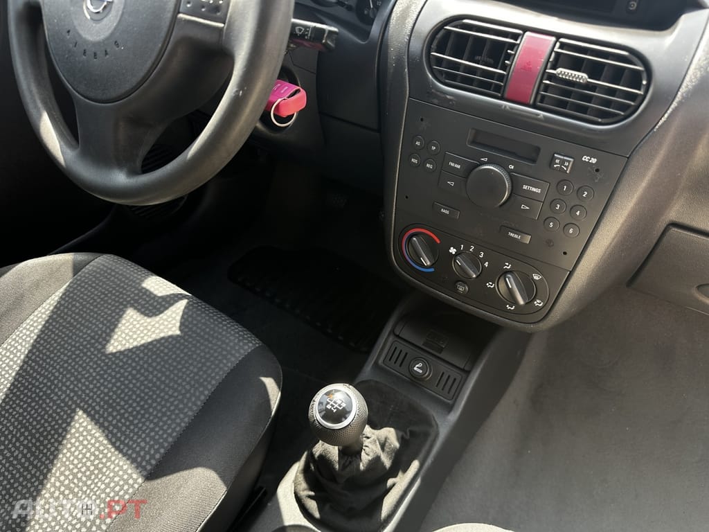Opel Corsa 1.0 12V First