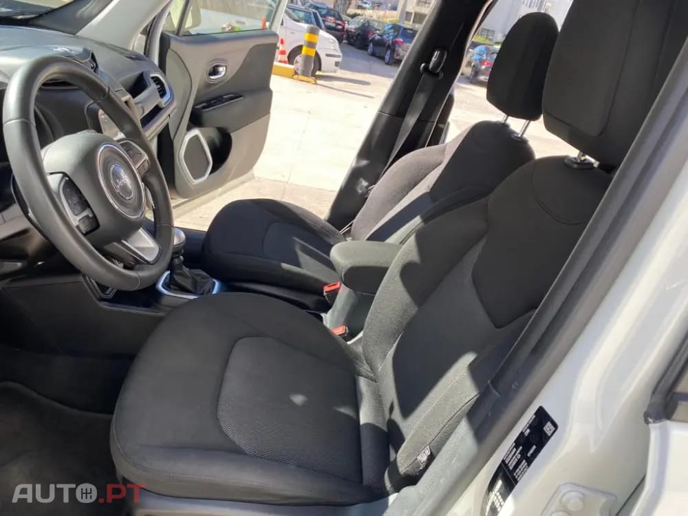 Jeep Renegade 1.6 MJD Sport — fotografia 14
