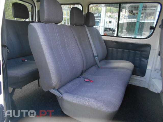 Toyota HiAce 2.5D-4D 9Lugares