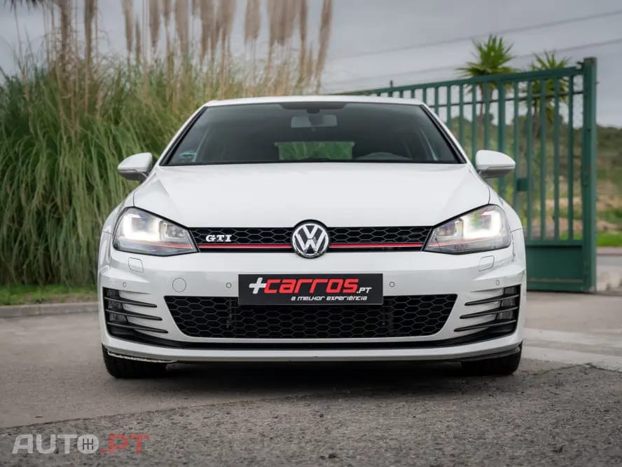 Volkswagen Golf GTI TCR 2.0 TSI OPF DSG