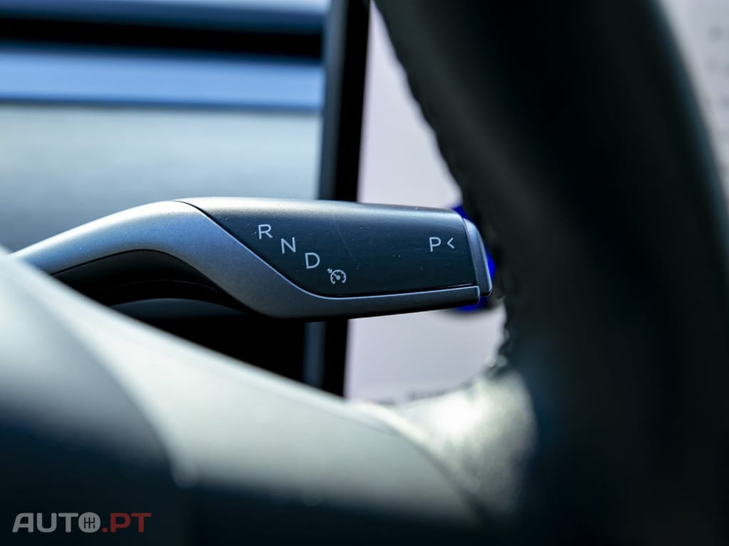 Tesla Model 3 Standard Range Plus RWD