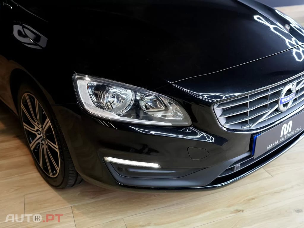 Volvo V60 2.4 D6 Momentum AWD Phev