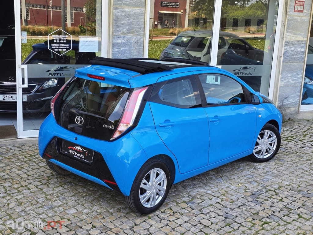 Toyota Aygo 1.0 X-Play Plus