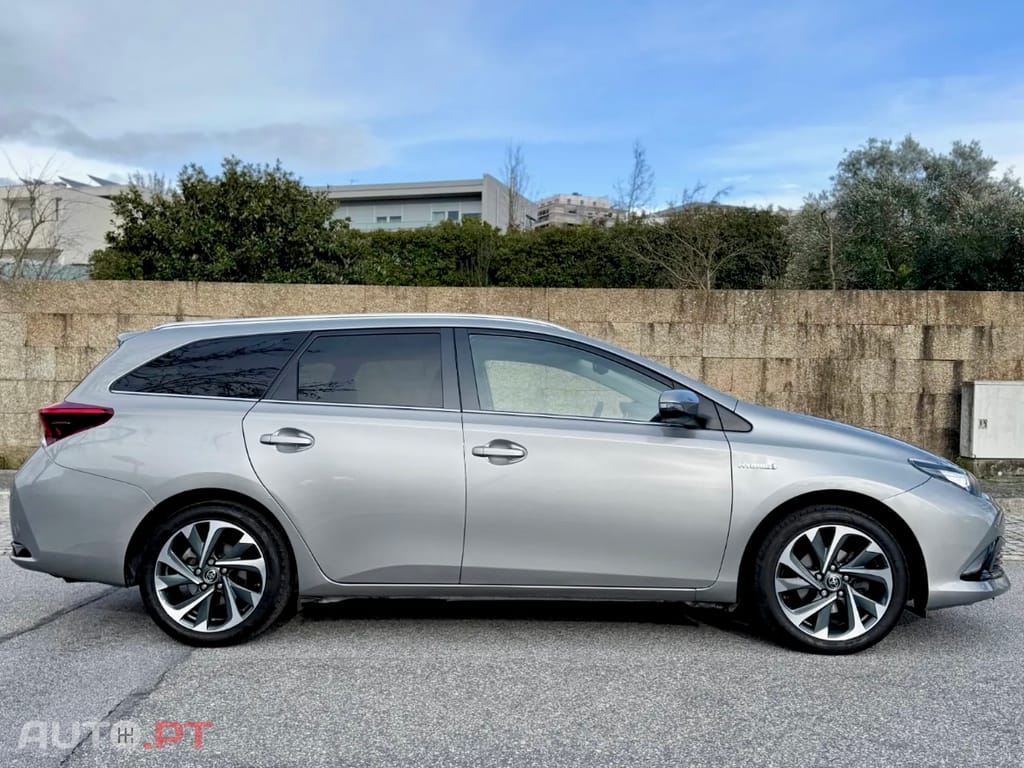 Toyota Auris Touring Sports Confort P. Sports
