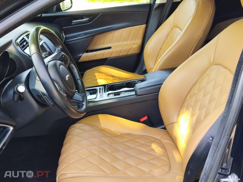 Jaguar XE 2.0 D Portfolio Aut.