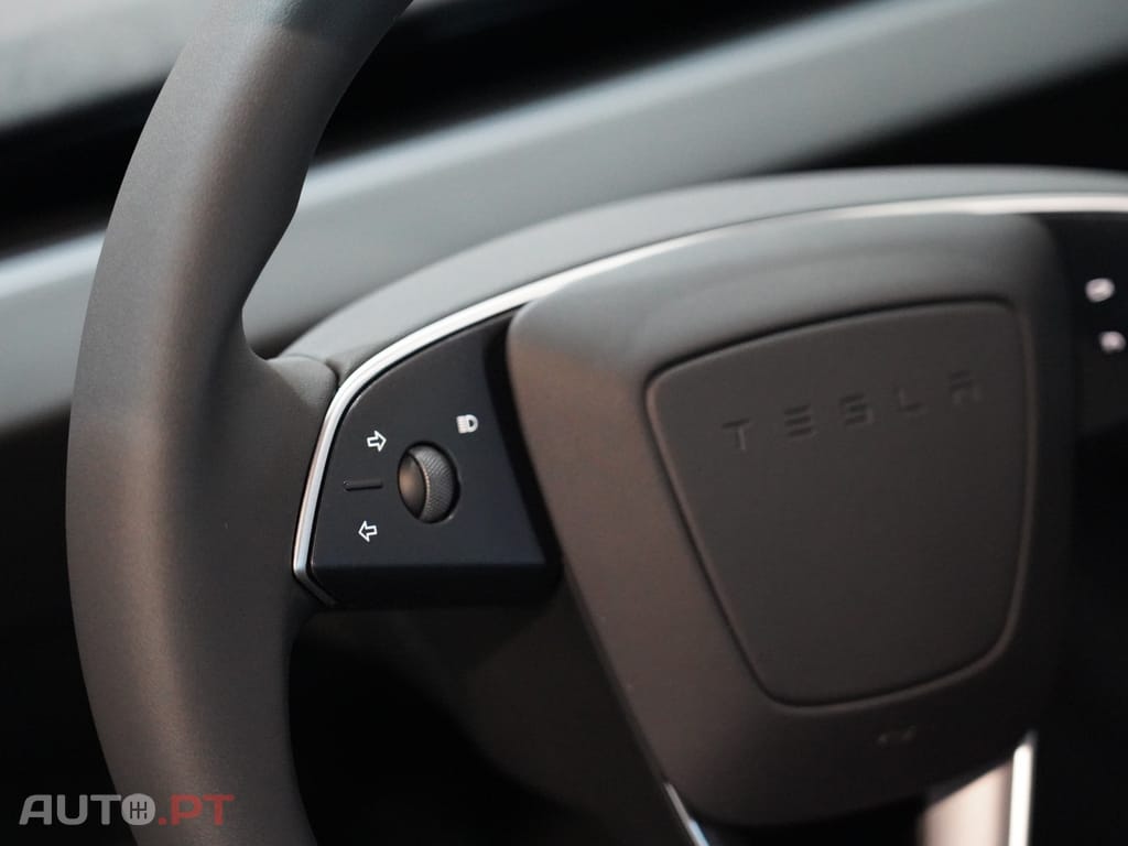 Tesla Model 3 Tração Traseira