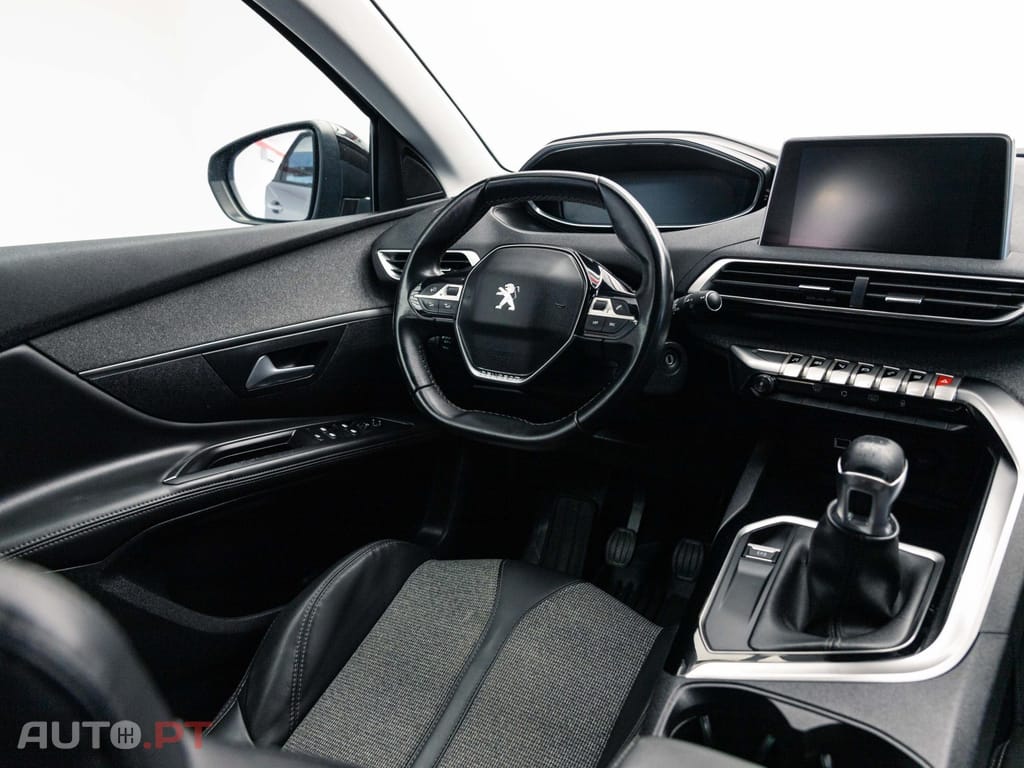 Peugeot 5008 1.6 BlueHDi Allure J18