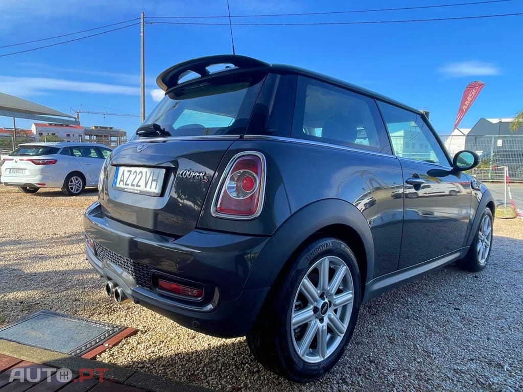 MINI Cooper Cooper S