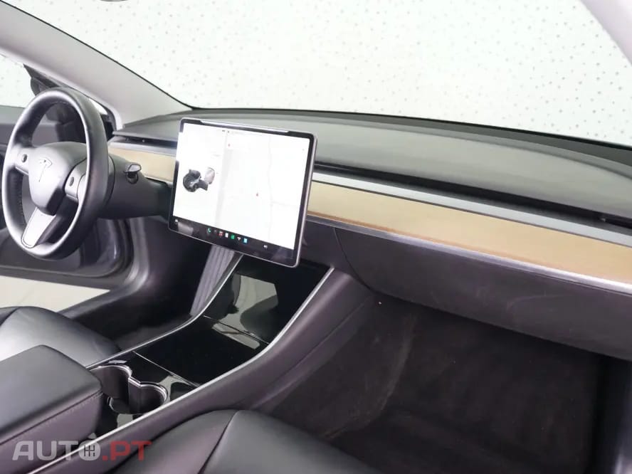 Tesla Model 3 Standard Range Plus RWD