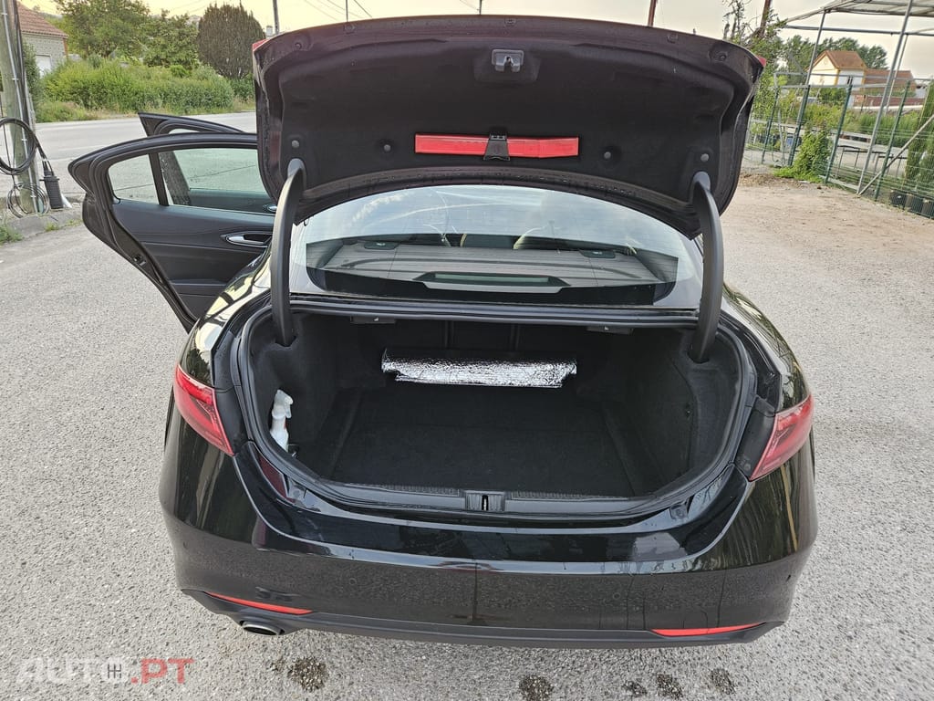 Alfa Romeo Giulia Super