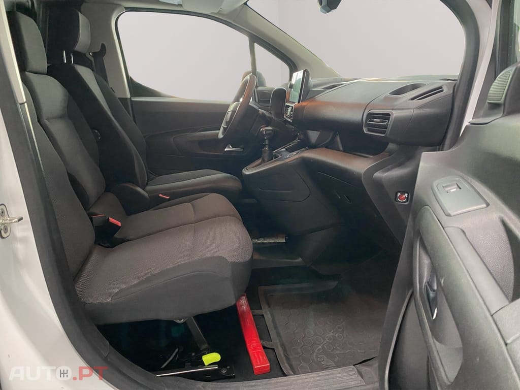Opel Combo 1.5 CDTi Edition — fotografia 15