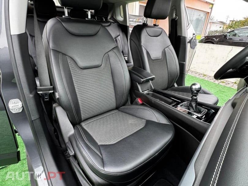 Jeep Compass 1.3 T Limited