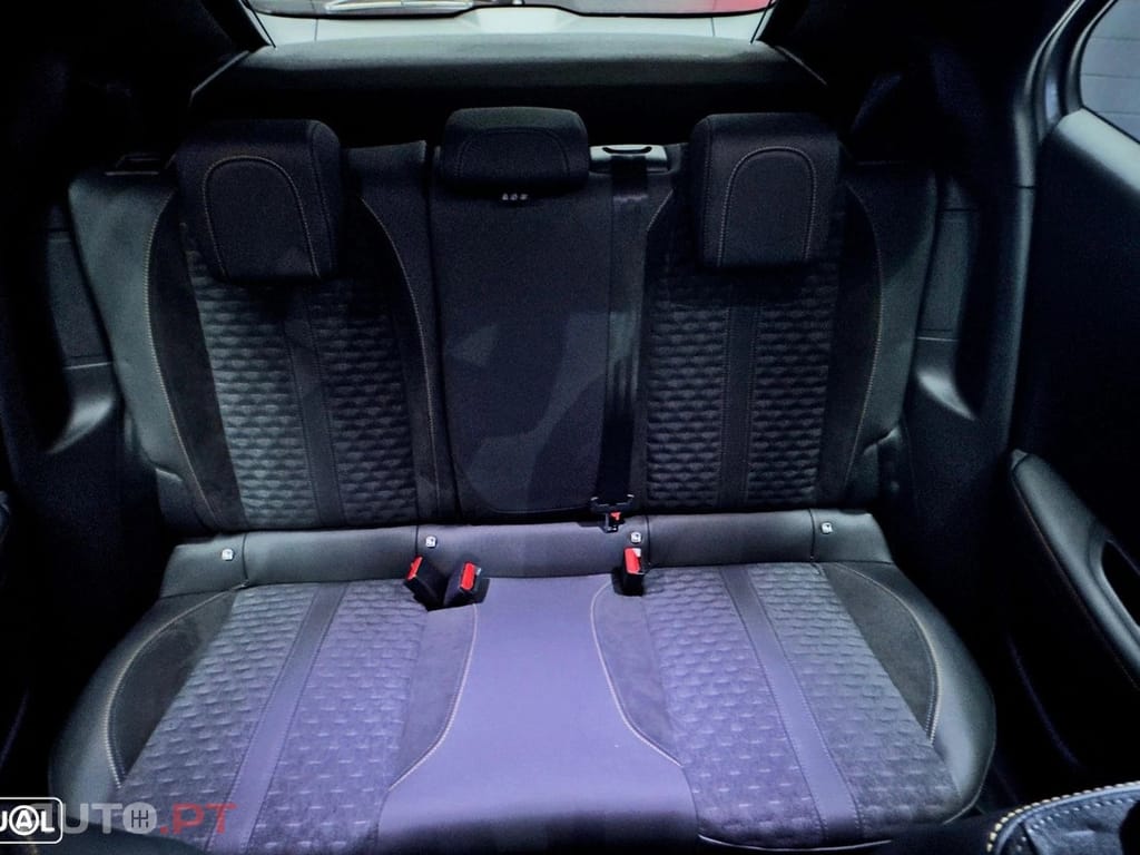 Peugeot E-2008 50 kWh Allure Pack