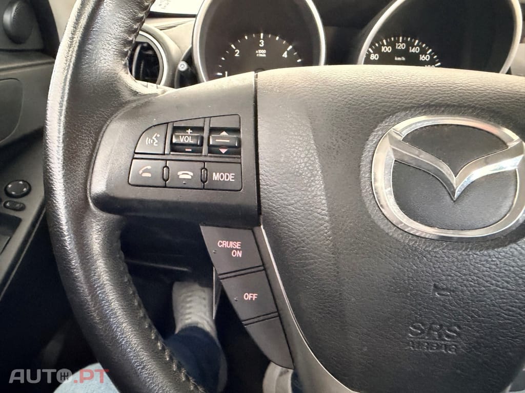 Mazda 3 MZ-CD 1.6 Exclusive Plus — fotografia 25