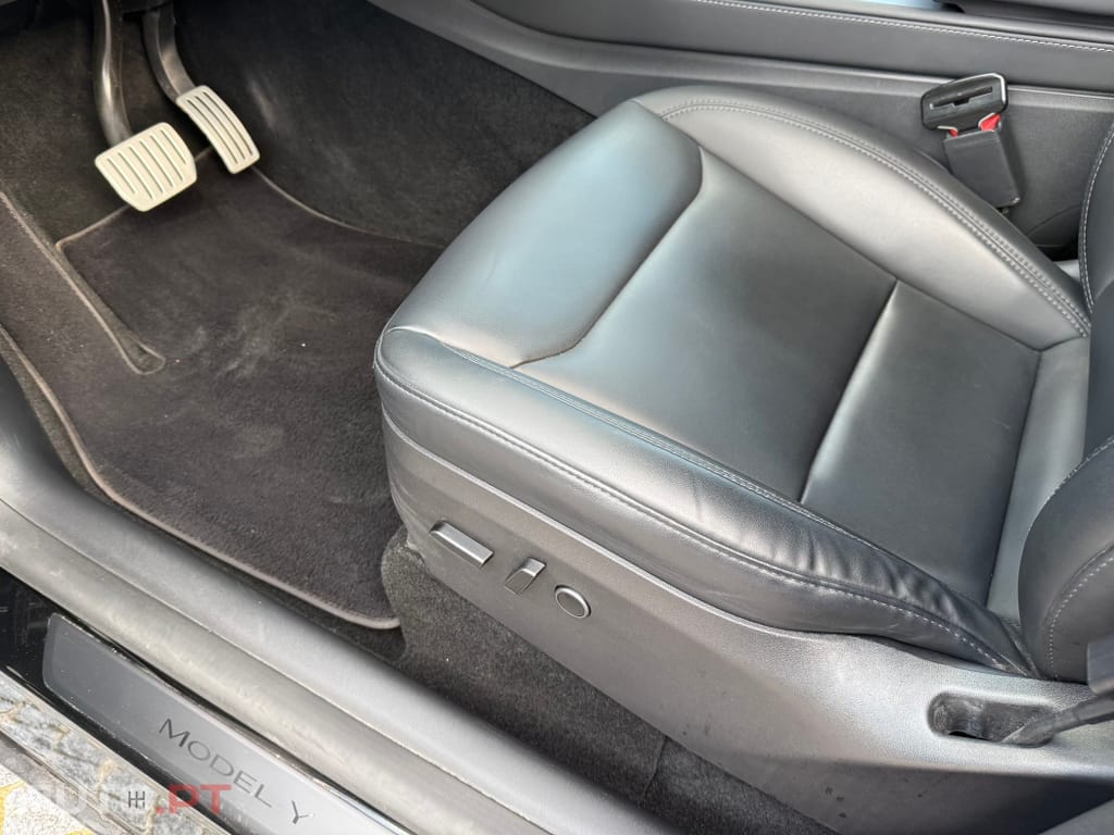 Tesla Model Y Performance Dual Motor AWD