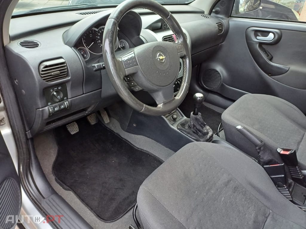 Opel Corsa 1.2 16V Enjoy