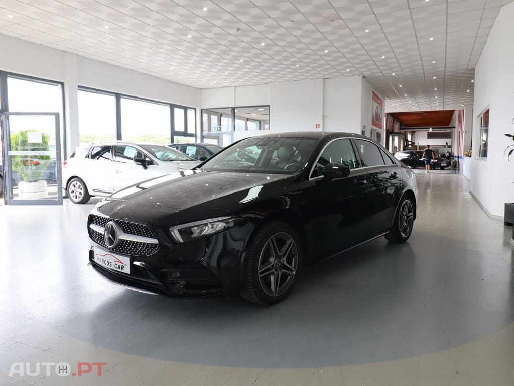 Mercedes-Benz A 250 e 8G-DCT AMG Line — fotografia 3