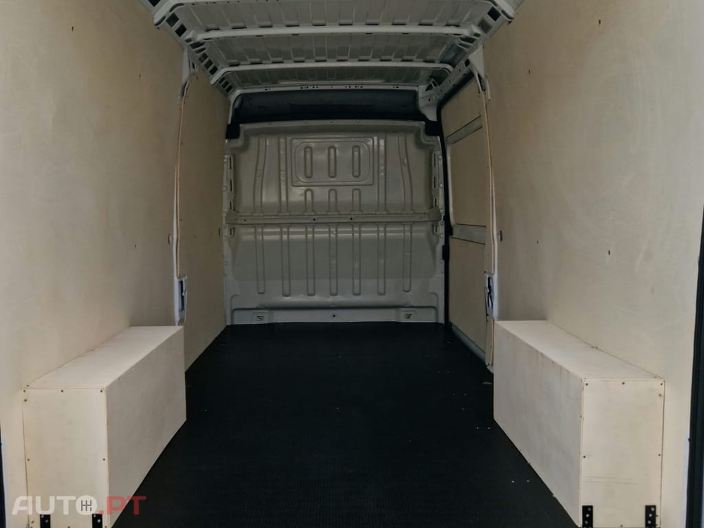 Peugeot Boxer 2.0 BlueHDi 335 L3H2 Premium