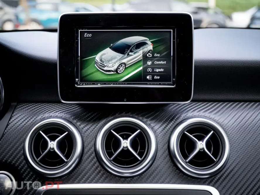 Mercedes-Benz A 180 d AMG Line