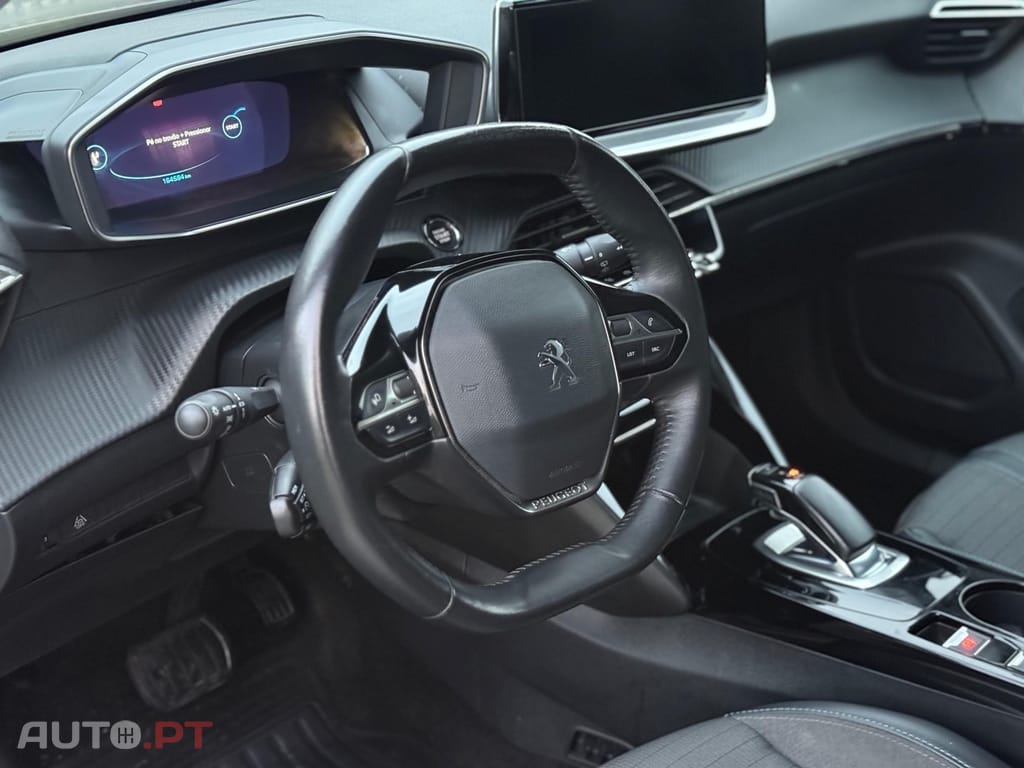 Peugeot E-2008 50 kWh Style