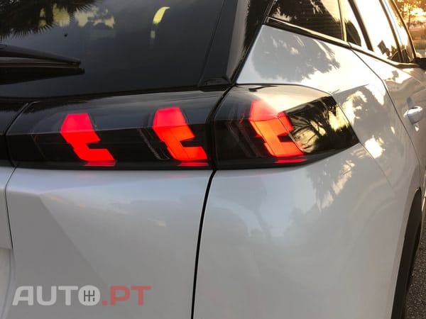 Peugeot E-2008 50 kWh GT