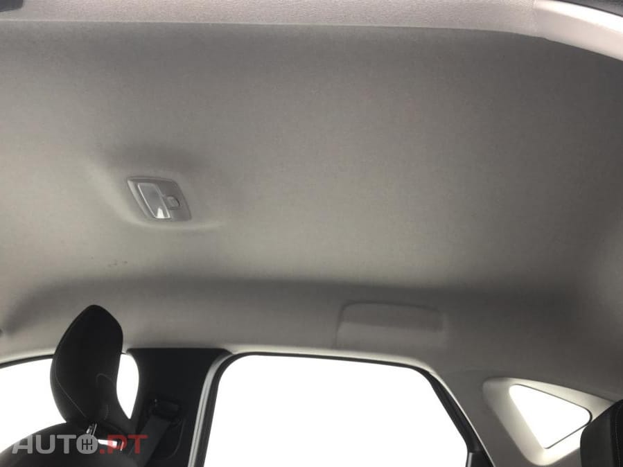Renault Captur 1.6 E-Tech Business