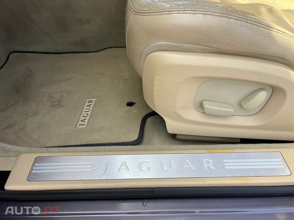 Jaguar XF 2.7 D V6 Luxury
