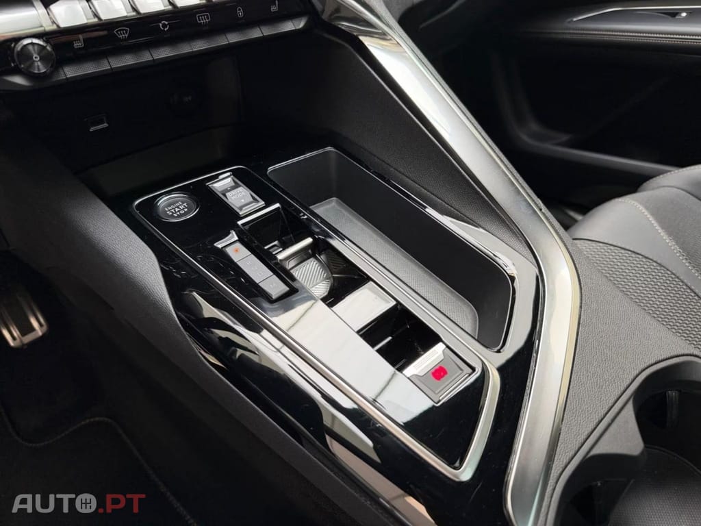 Peugeot 5008 Hybrid GT I.V.A DEDUTIVEL 