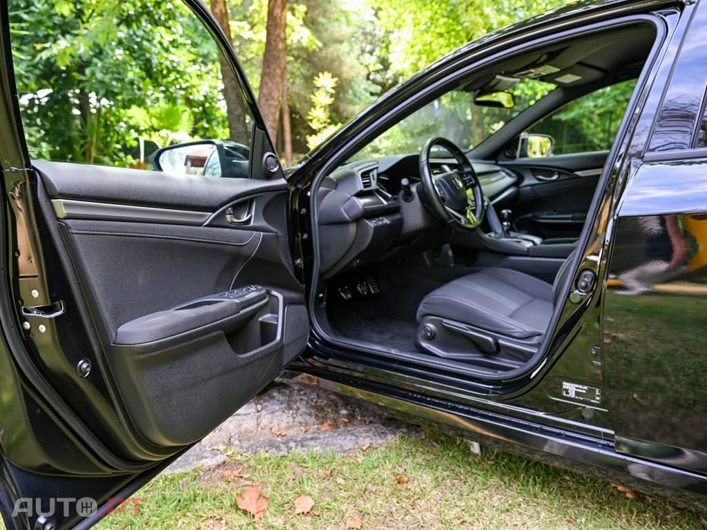 Honda Civic 1.0 i-VTEC Executive