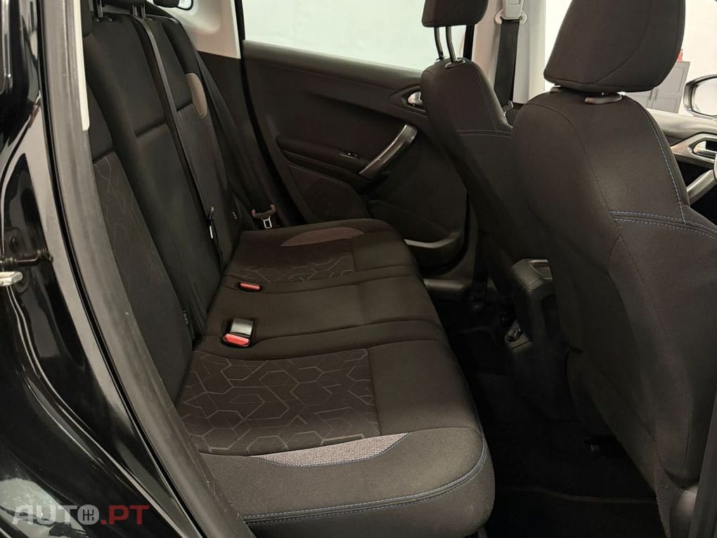 Peugeot 2008 1.2 PureTech Style