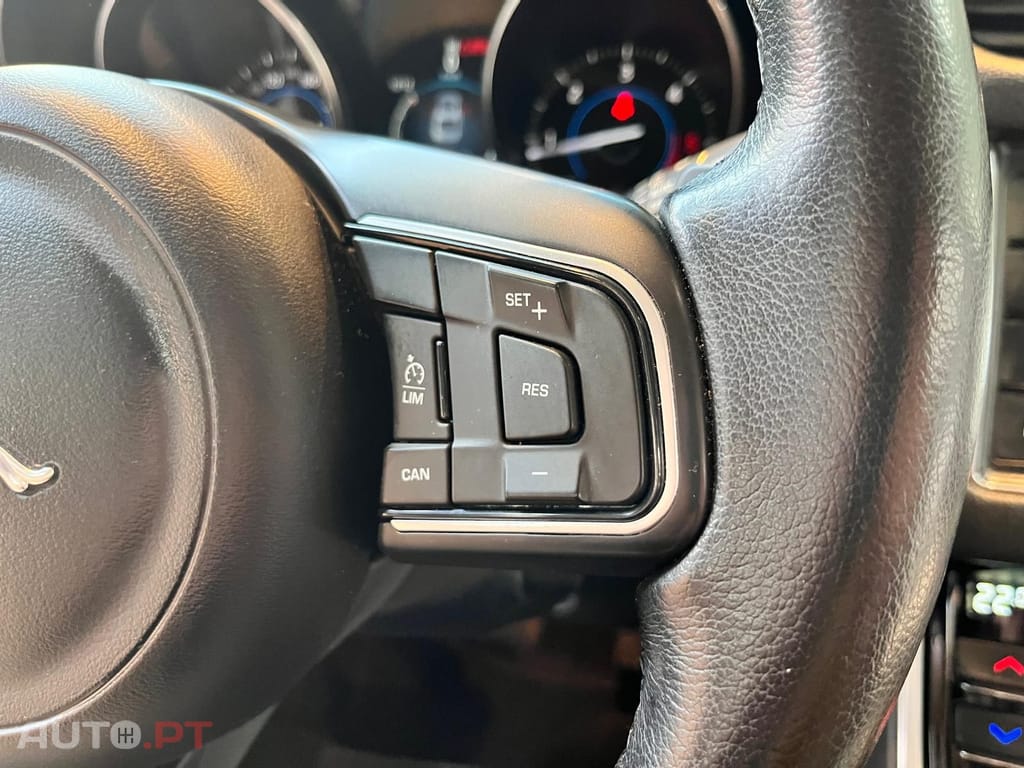 Jaguar XF 2.0d PRESTIGE