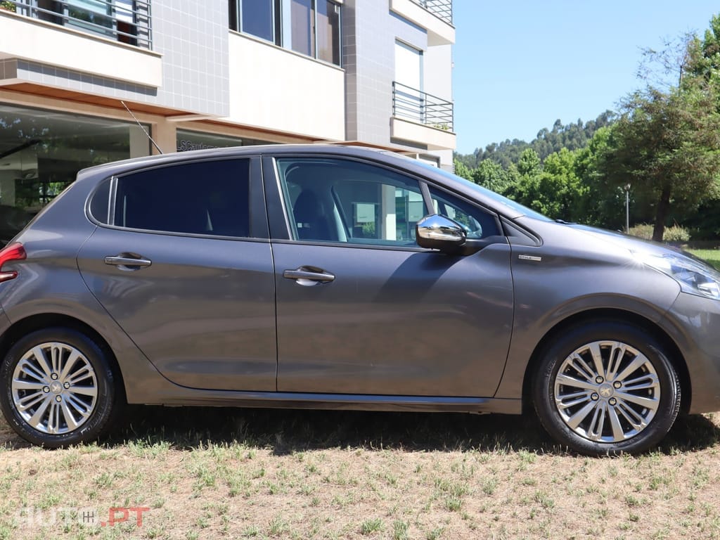 Peugeot 208 1.2 PureTech Style