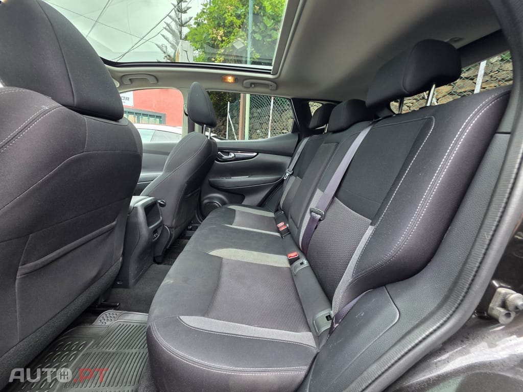 Nissan Qashqai 1.5 dCi N-Connecta J18
