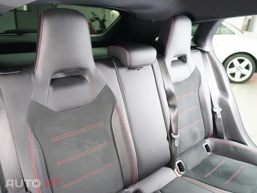 Mercedes-Benz CLA 180 7G-DCT AMG Line