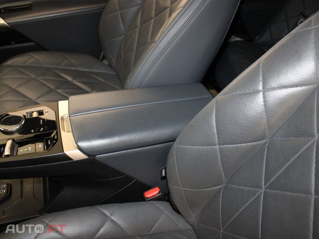 BMW iX XDRIVE 40 PACK