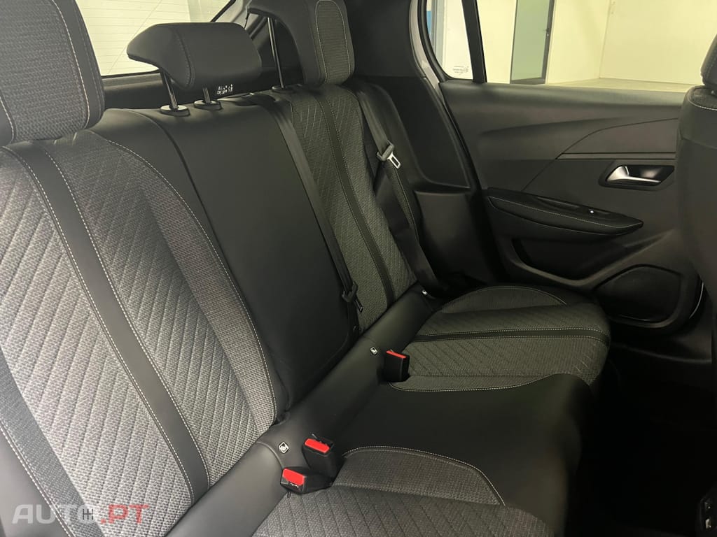 Peugeot 208 1.2 Hybrid Allure e-DCS6