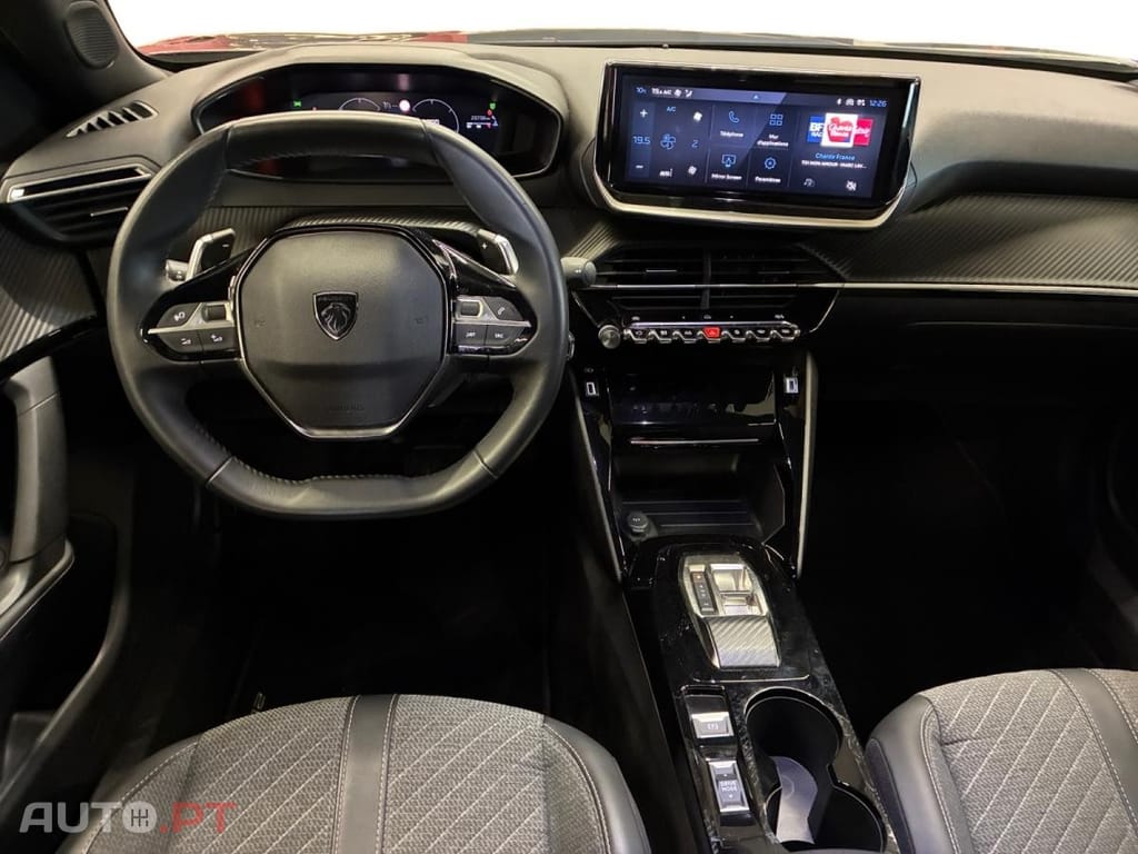 Peugeot 2008 1.2 PureTech Allure EAT8