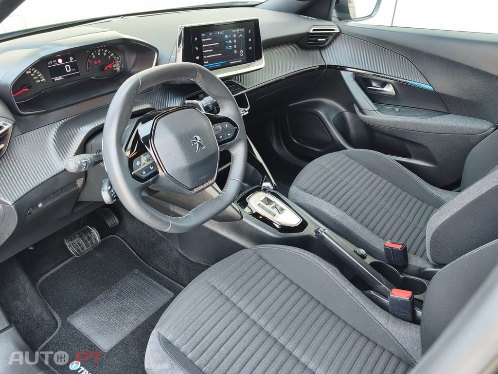 Peugeot 2008 PureTech 130 EAT8 Allure