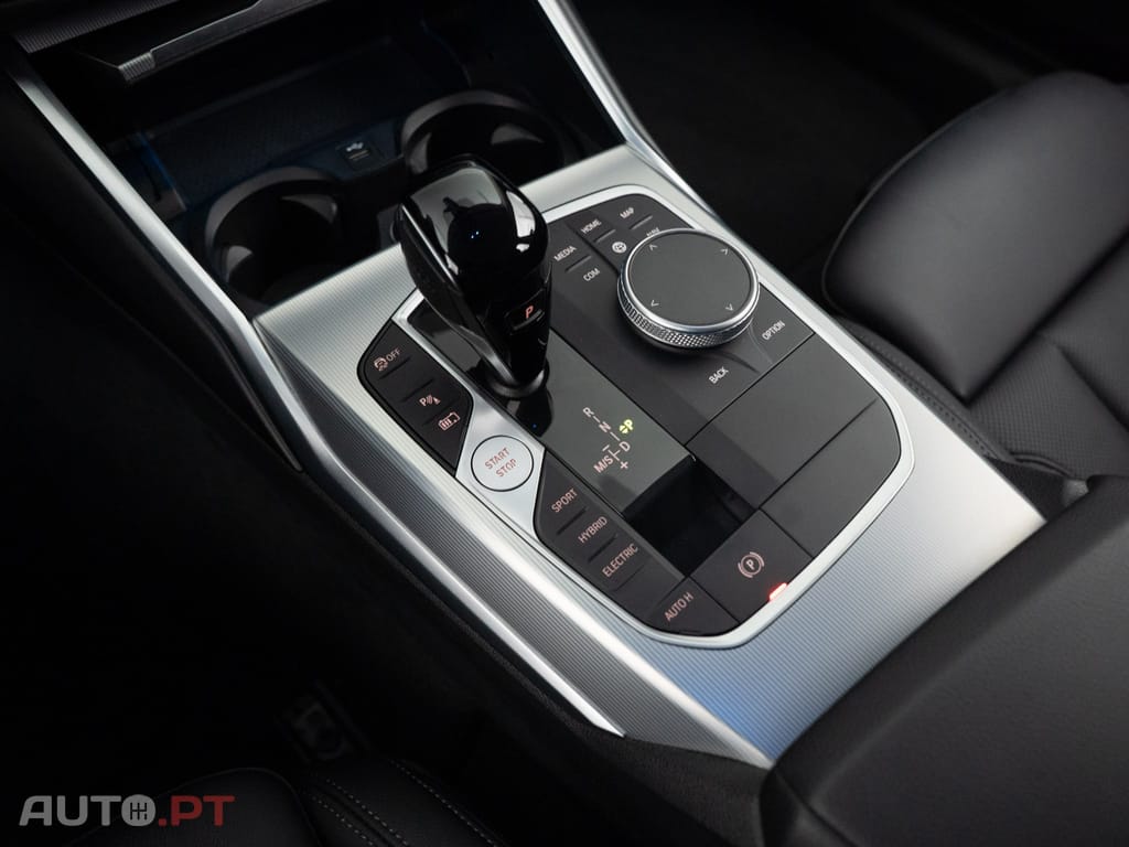 BMW 330 e Line Luxury Auto