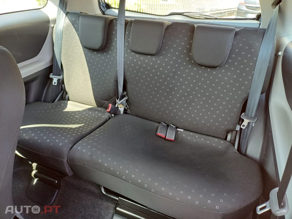Toyota Yaris 1.0 VVT-i AC Manual