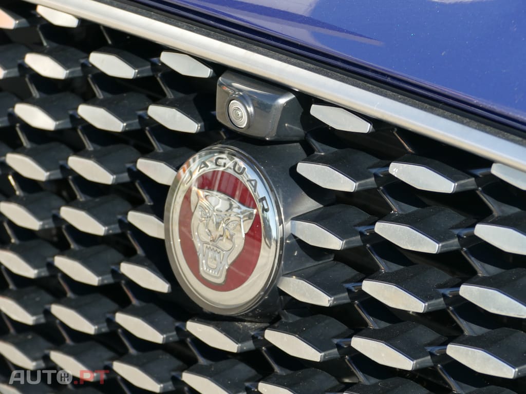 Jaguar F-Pace 2.0 P400e AWD